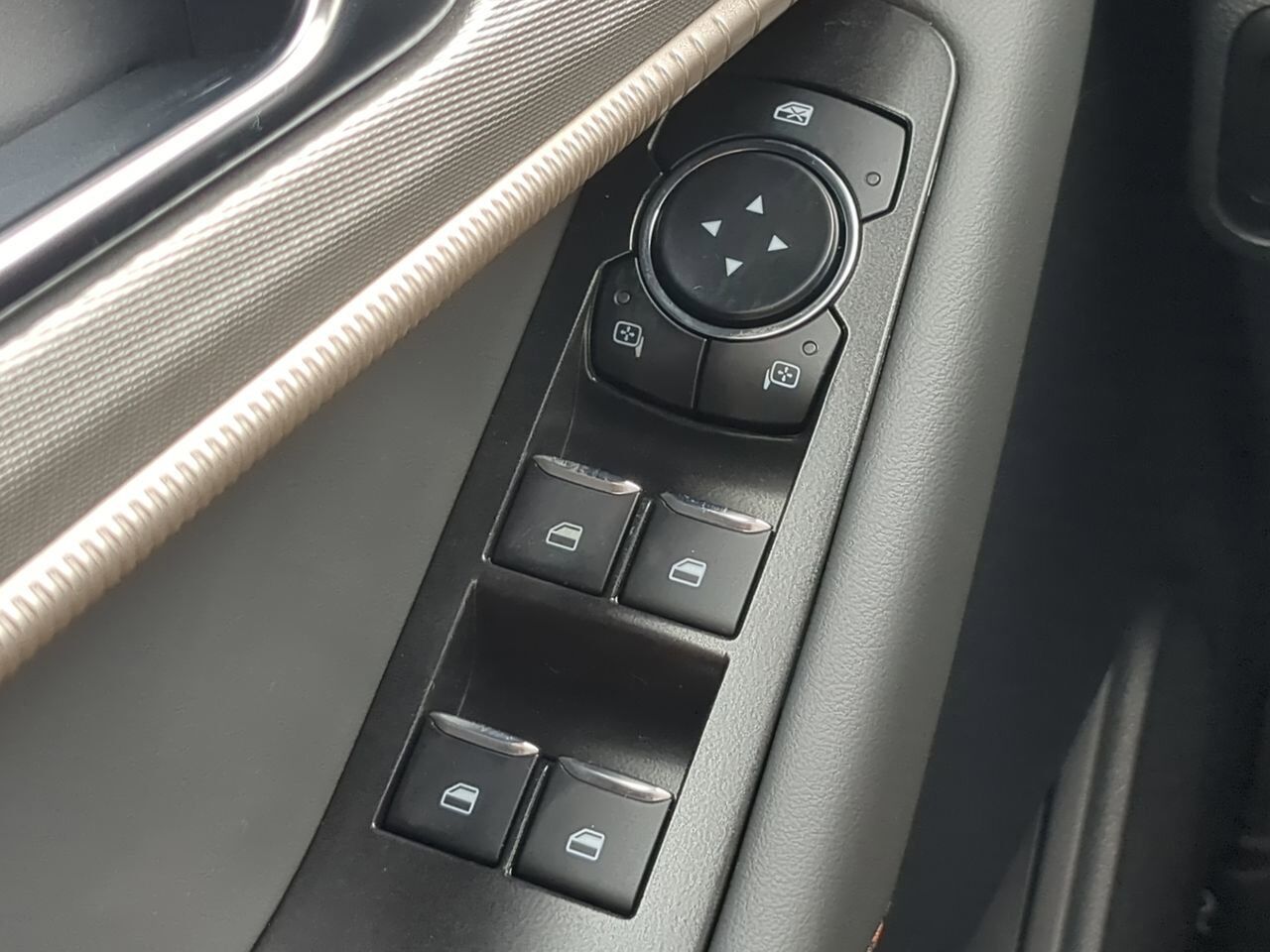 2026 Ford Explorer Active w/200A Pkg Appleton WI