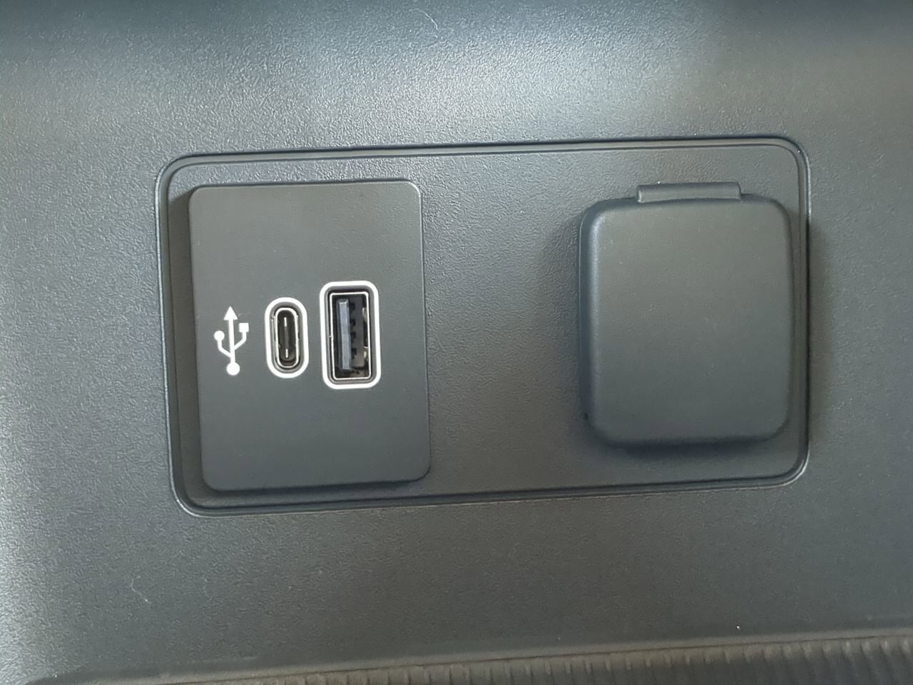 2026 Ford Explorer Active w/200A Pkg Appleton WI