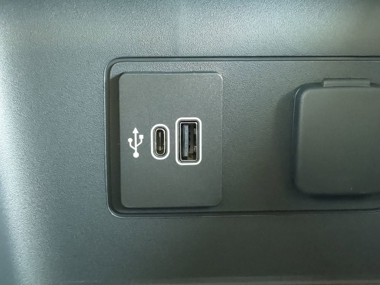 2026 Ford Explorer Active w/200A Pkg Winder GA