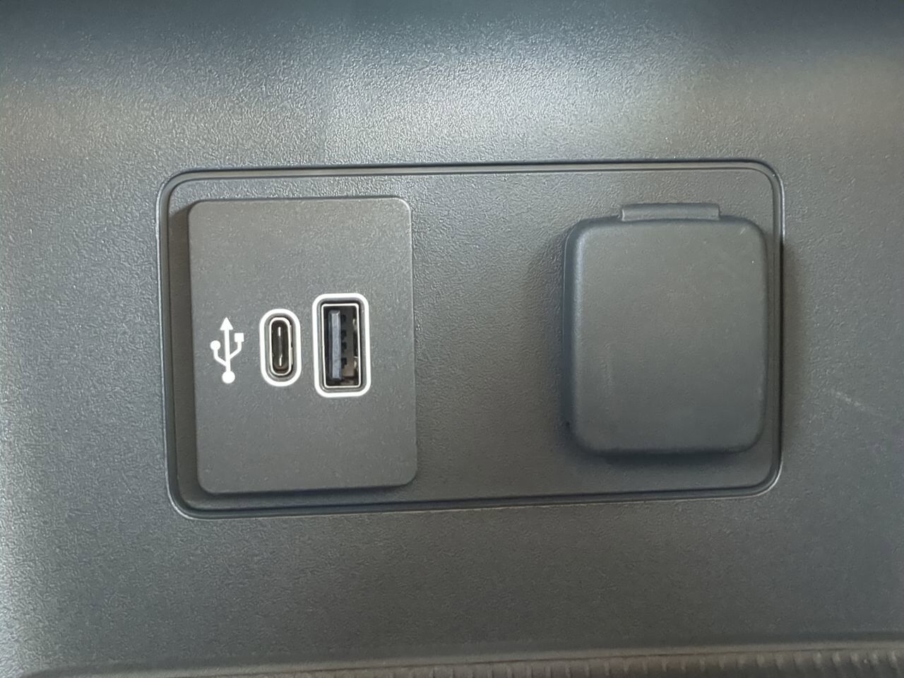 2026 Ford Explorer Active w/200A Pkg Winder GA