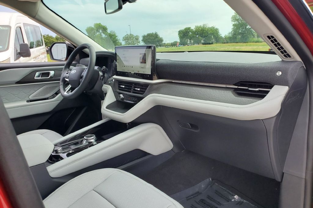 2026 Ford Explorer Platinum Hondo TX