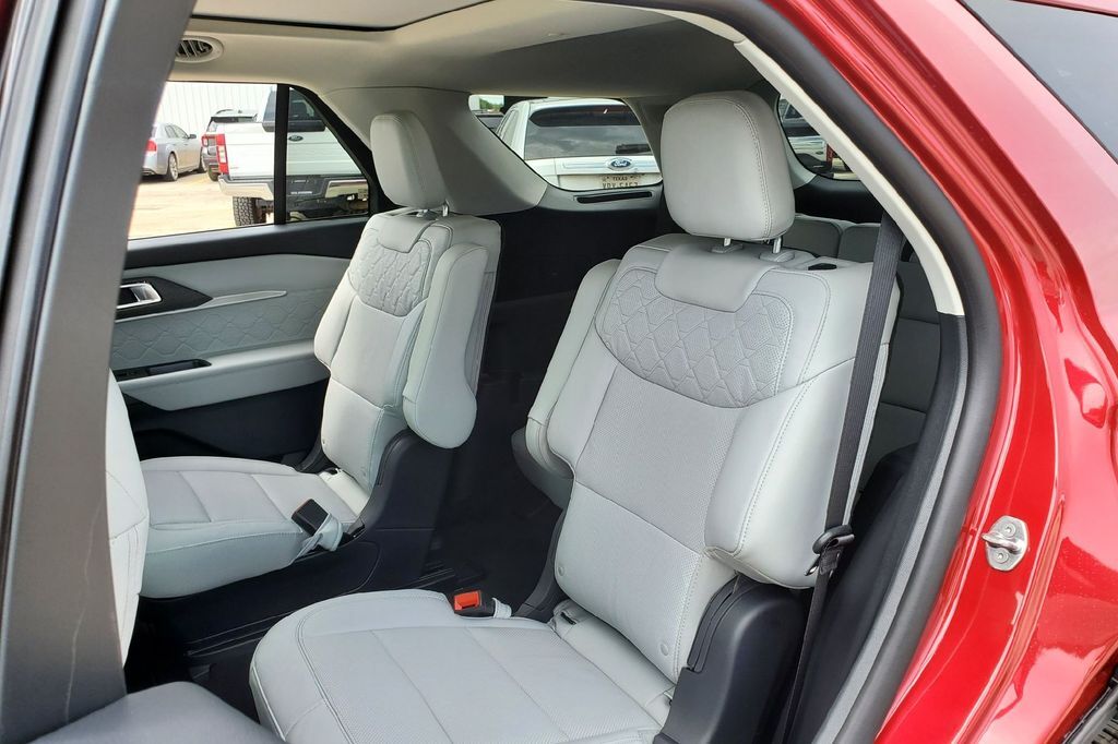 2026 Ford Explorer Platinum Hondo TX