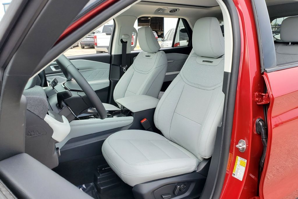 2026 Ford Explorer Platinum Hondo TX