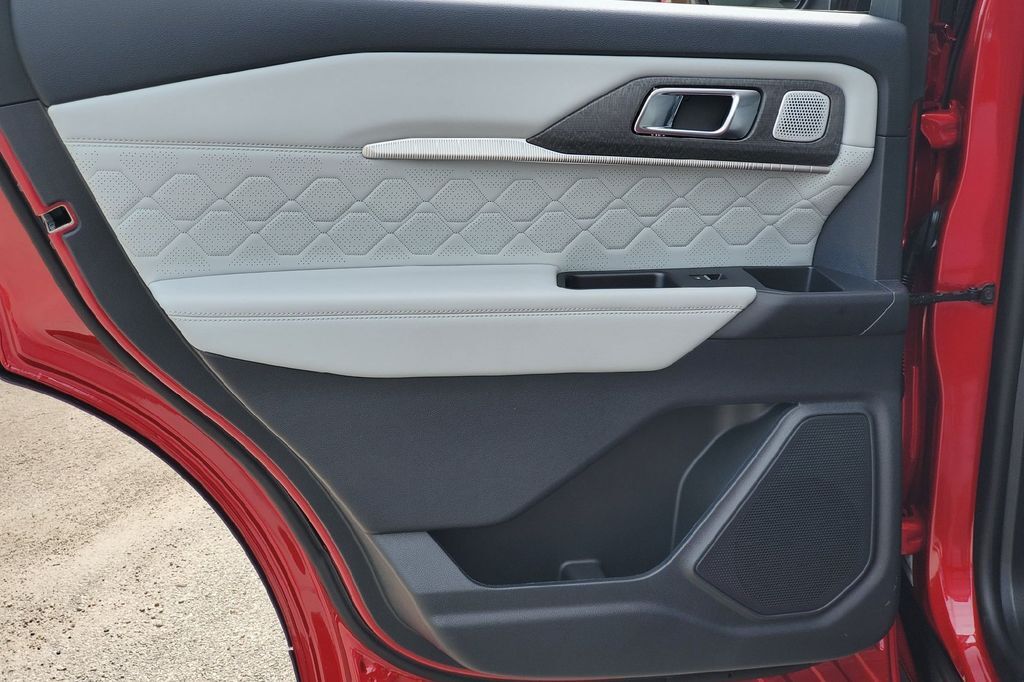 2026 Ford Explorer Platinum Hondo TX