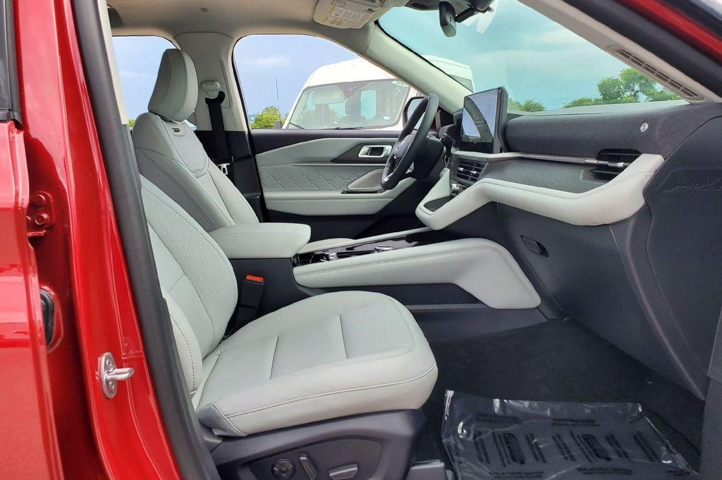 2026 Ford Explorer Platinum Hondo TX