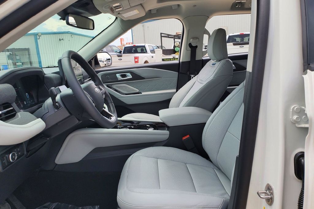 2026 Ford Explorer Platinum Hondo TX