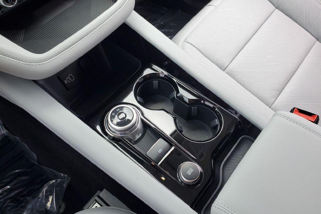 2026 Ford Explorer Platinum Hondo TX