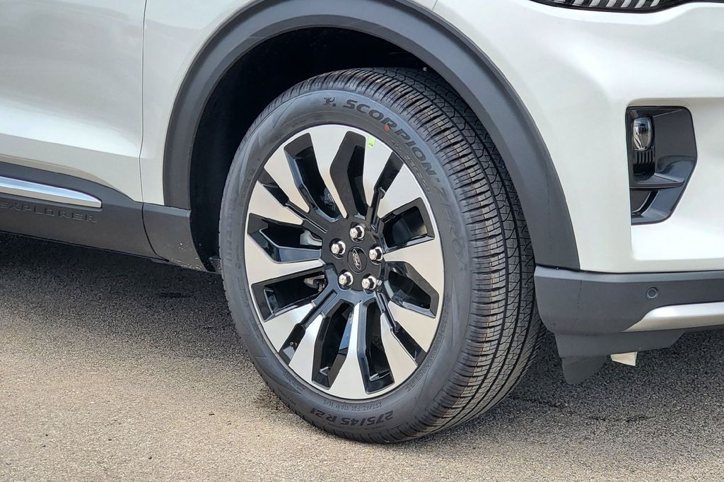2026 Ford Explorer Platinum Hondo TX
