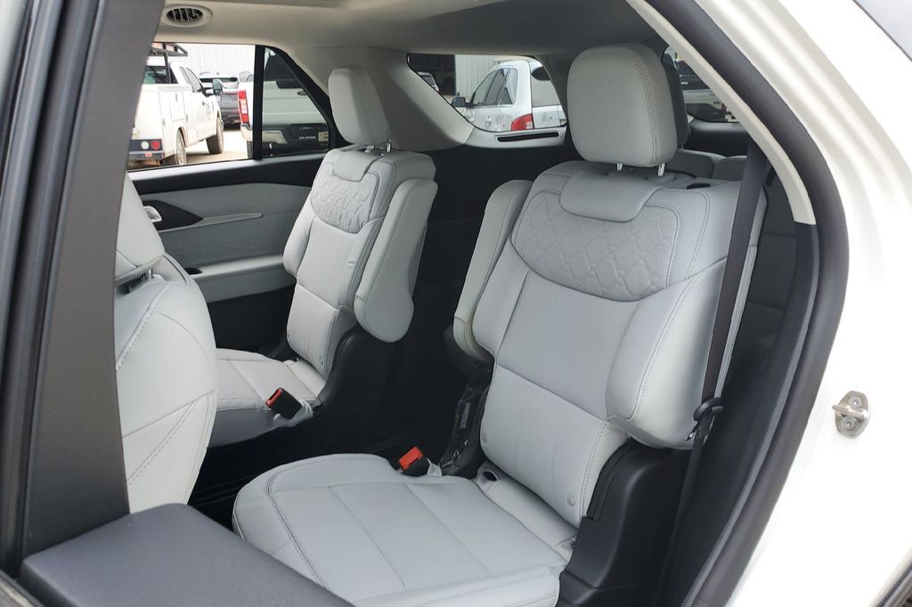 2026 Ford Explorer Platinum Hondo TX