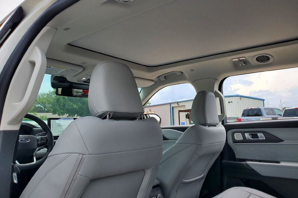 2026 Ford Explorer Platinum Hondo TX