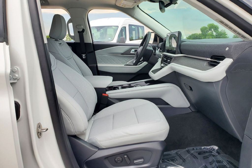 2026 Ford Explorer Platinum Hondo TX