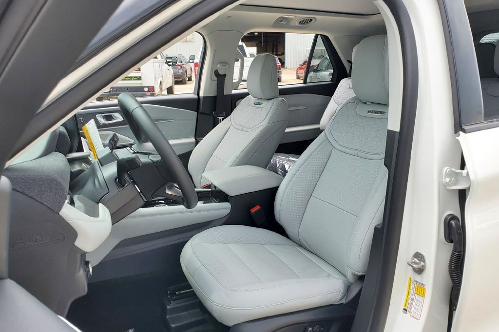 2026 Ford Explorer Platinum Hondo TX