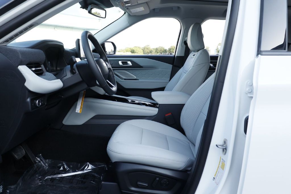 2026 Ford Explorer Platinum Hondo TX