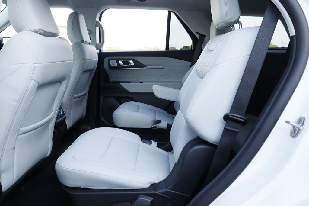 2026 Ford Explorer Platinum Hondo TX