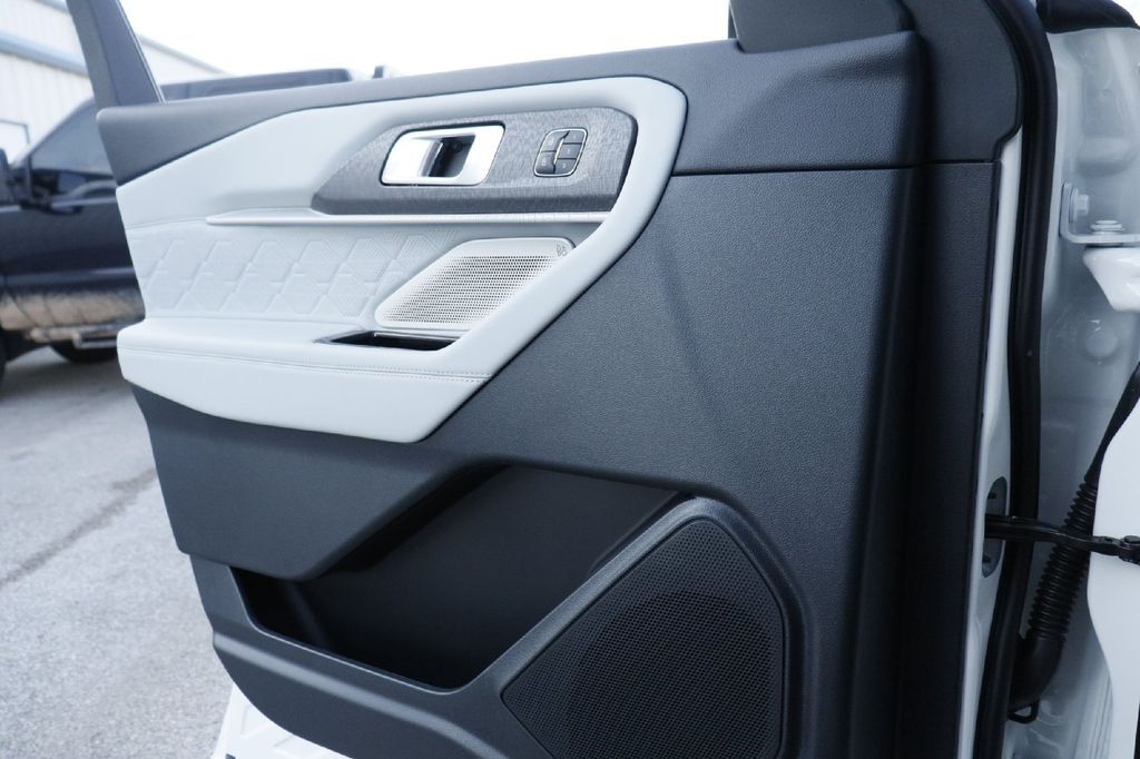 2026 Ford Explorer Platinum Hondo TX