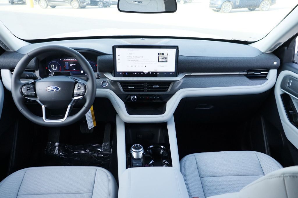 2026 Ford Explorer Platinum Hondo TX