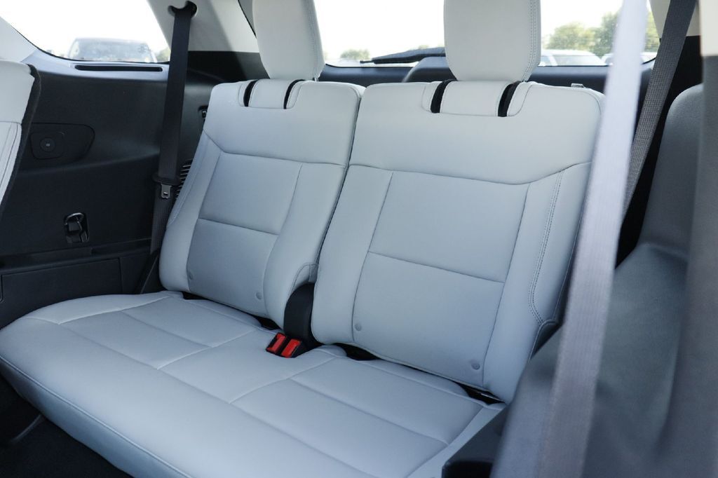 2026 Ford Explorer Platinum Hondo TX