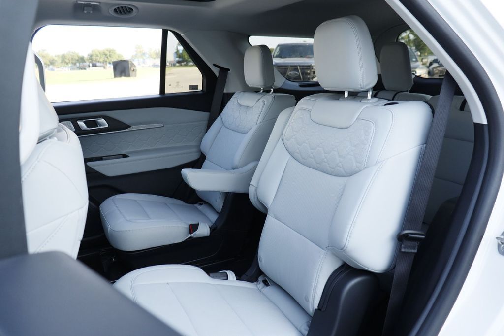 2026 Ford Explorer Platinum Hondo TX