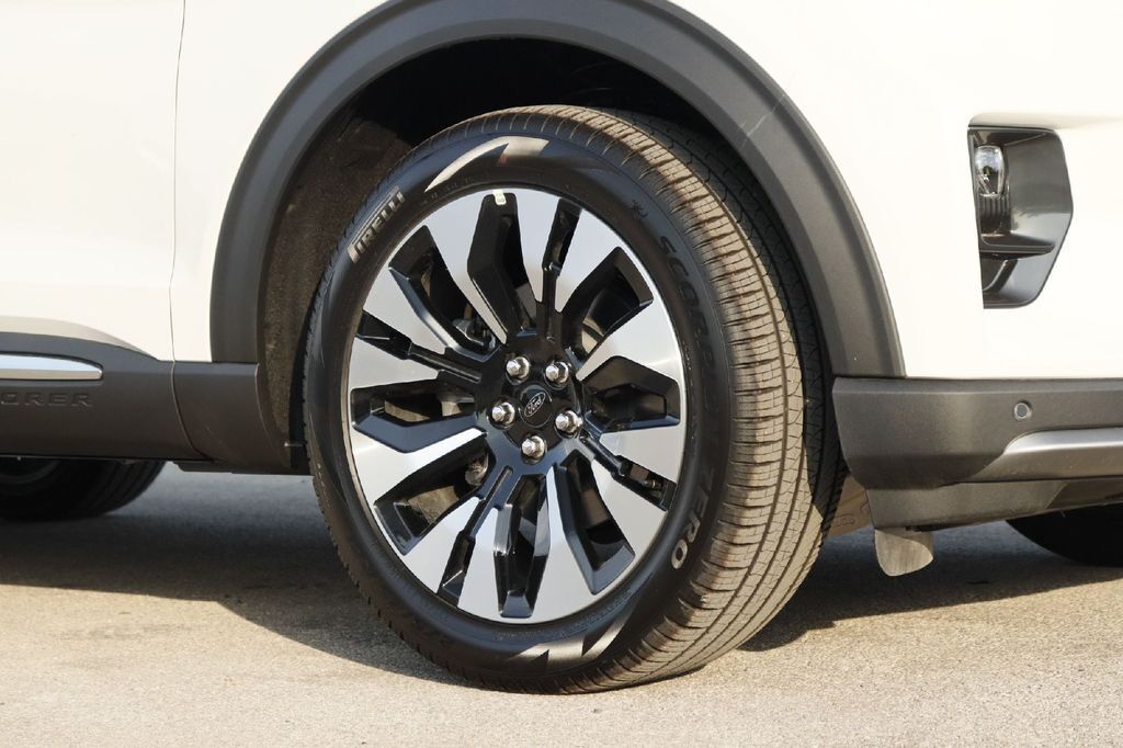 2026 Ford Explorer Platinum Hondo TX