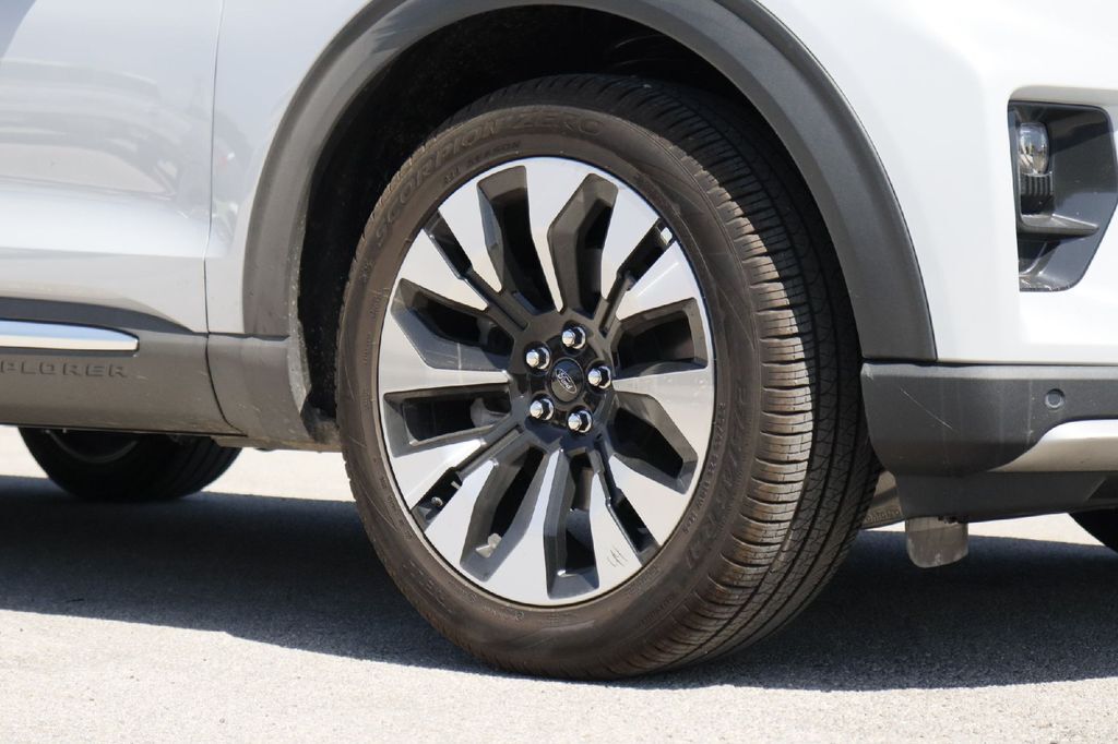 2026 Ford Explorer Platinum Hondo TX