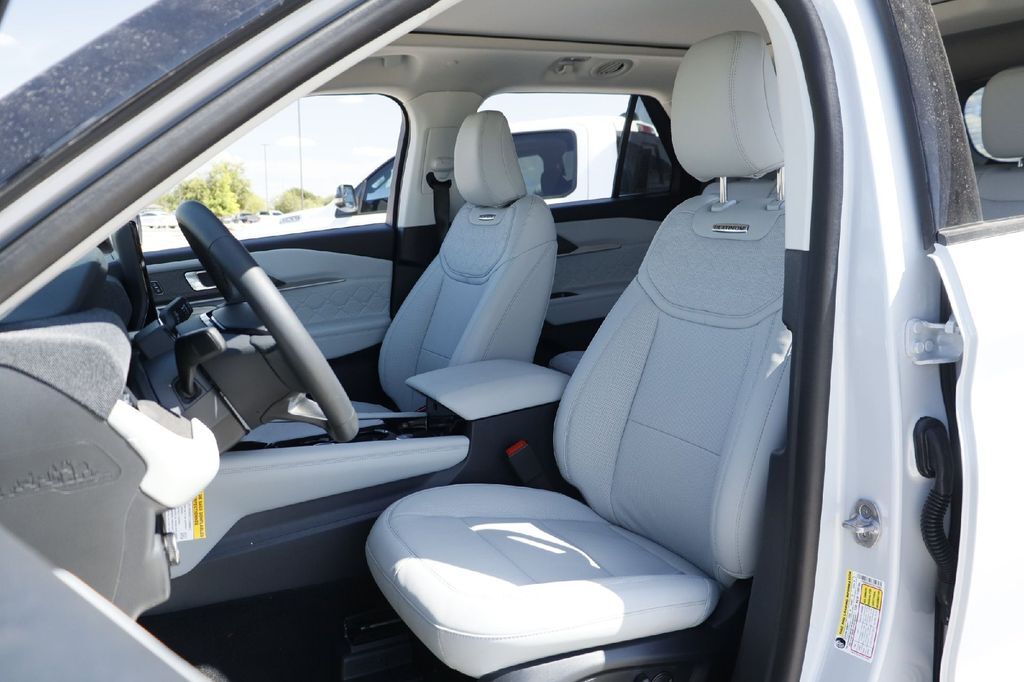 2026 Ford Explorer Platinum Hondo TX