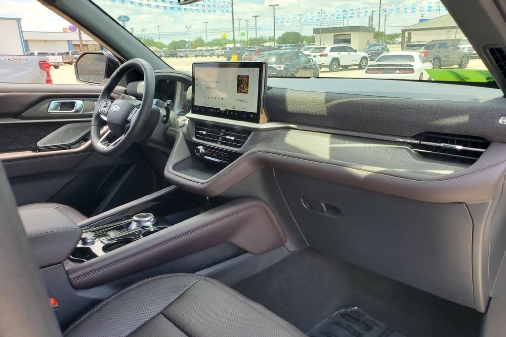 2026 Ford Explorer Platinum Hondo TX