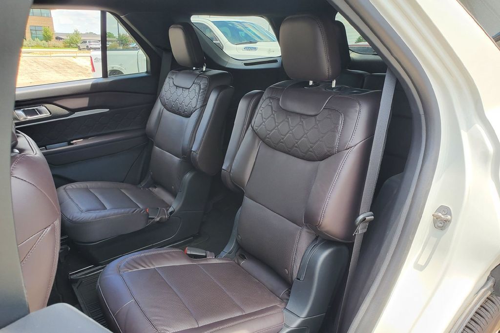 2026 Ford Explorer Platinum Hondo TX