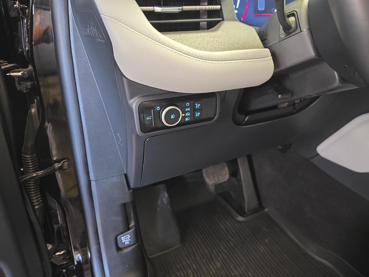 2026 Ford Explorer Platinum Sand Lake NY