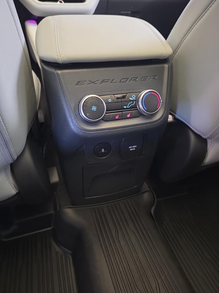 2026 Ford Explorer Platinum Sand Lake NY
