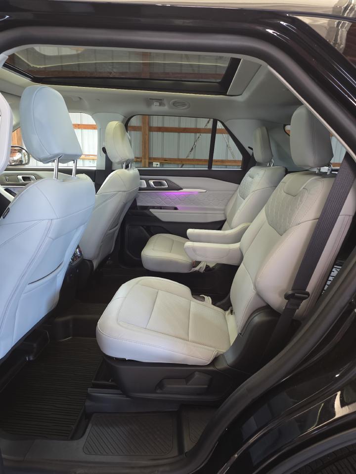 2026 Ford Explorer Platinum Sand Lake NY