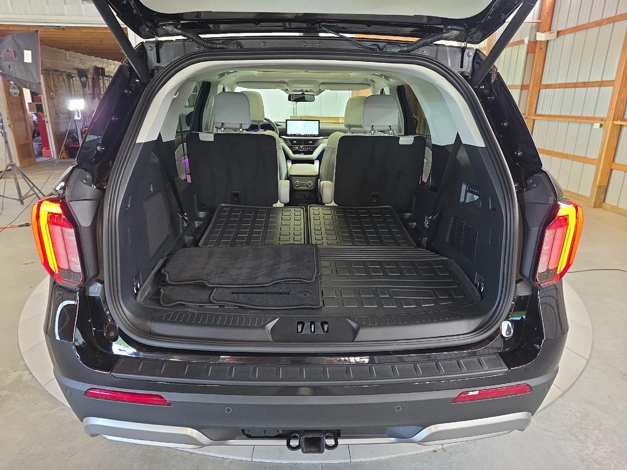 2026 Ford Explorer Platinum Sand Lake NY