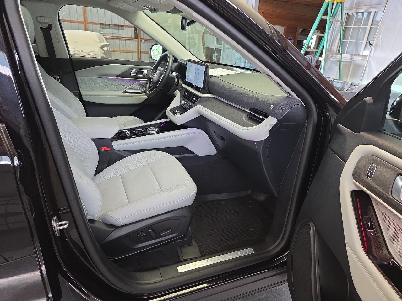 2026 Ford Explorer Platinum Sand Lake NY