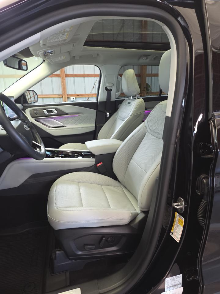 2026 Ford Explorer Platinum Sand Lake NY