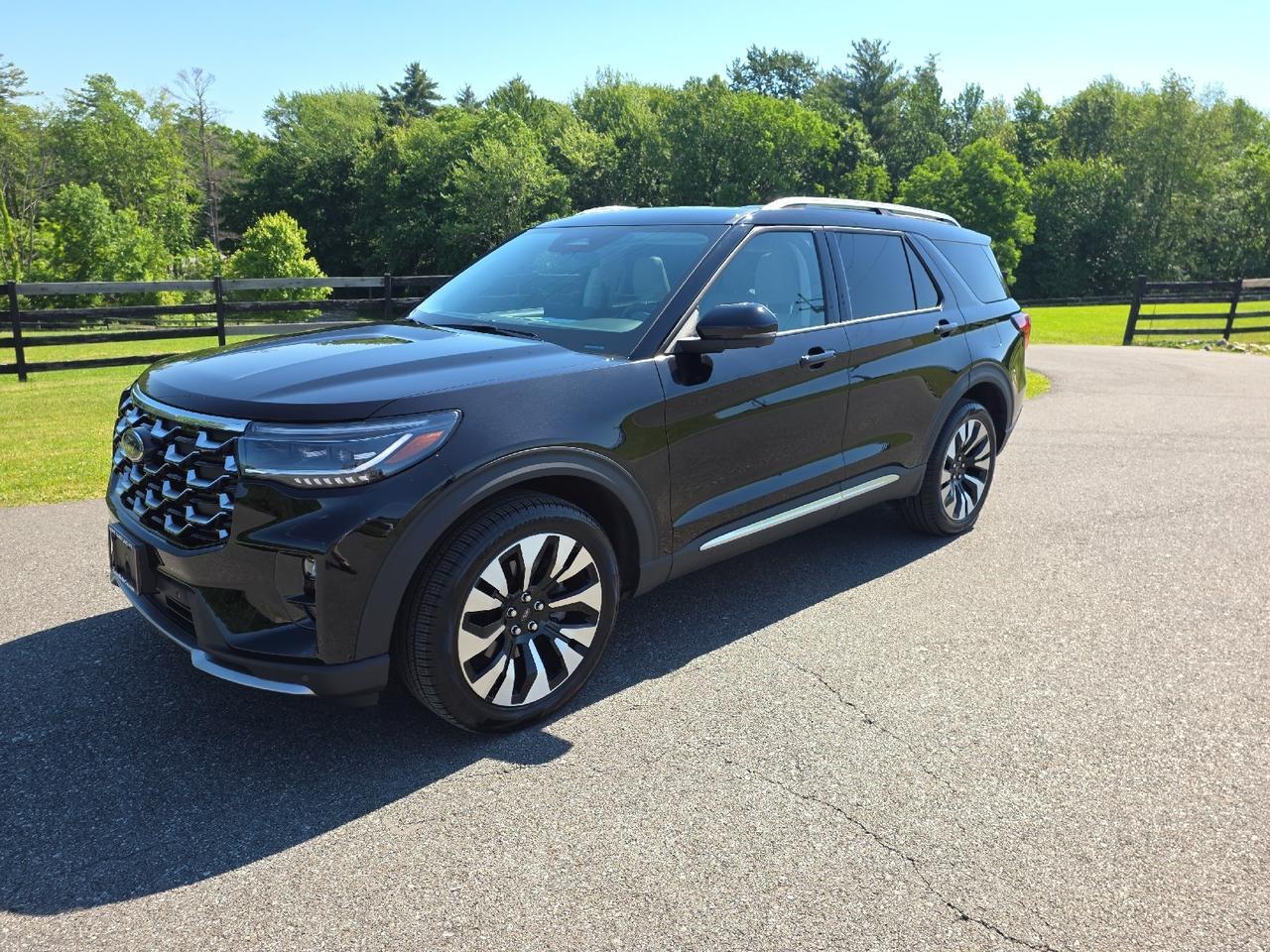 2026 Ford Explorer Platinum Sand Lake NY