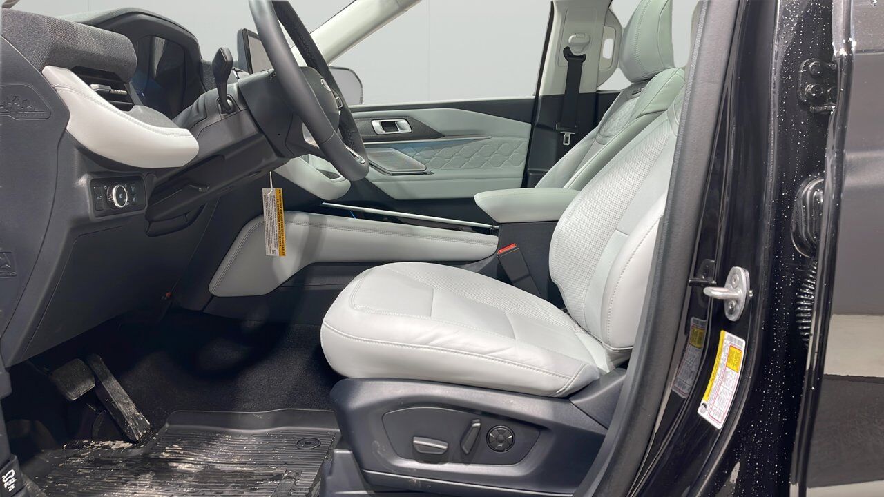 2026 Ford Explorer Platinum Sherwood Park AB