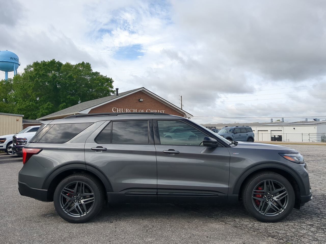 2026 Ford Explorer ST-Line
