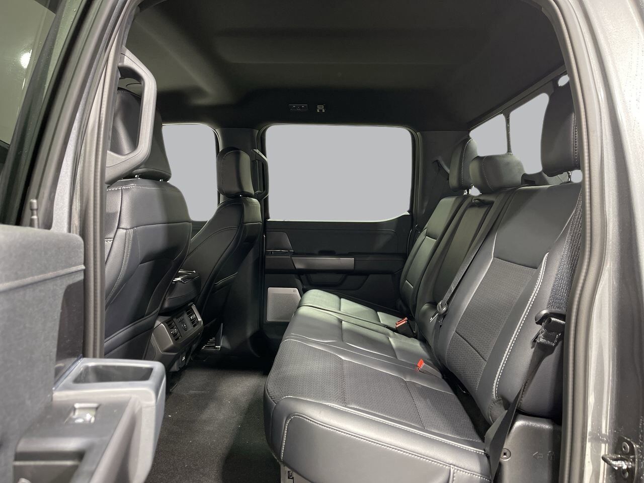 2026 Ford F-150 LARIAT - FACTORY ORDER Sherwood Park AB