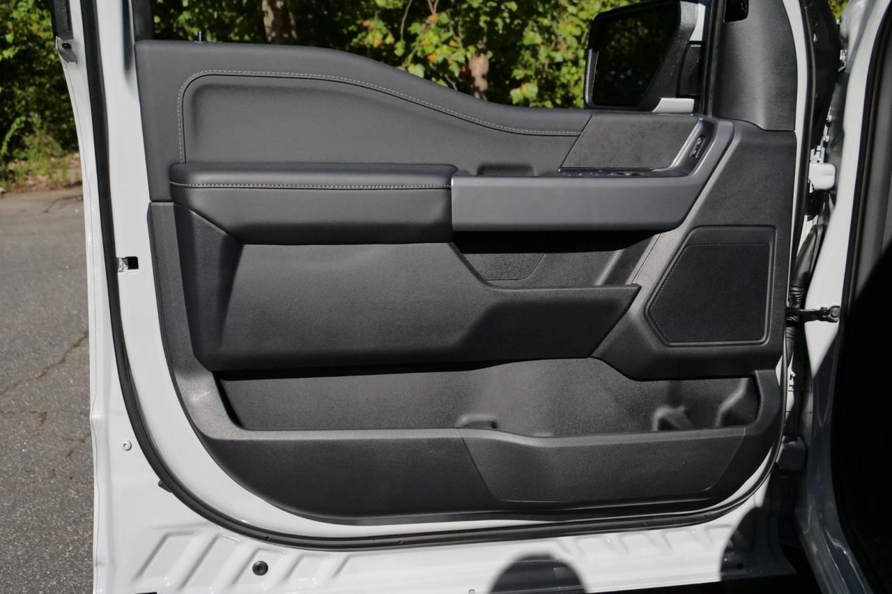 2026 Ford F-150 XLT 4X4 / Leather Seating / Black Appearance Package Lincolnton NC