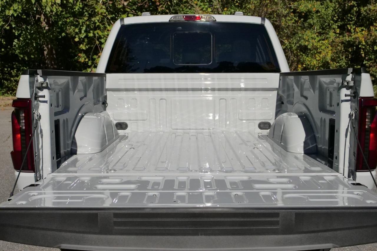 2026 Ford F-150 XLT 4X4 / Leather Seating / Black Appearance Package Lincolnton NC