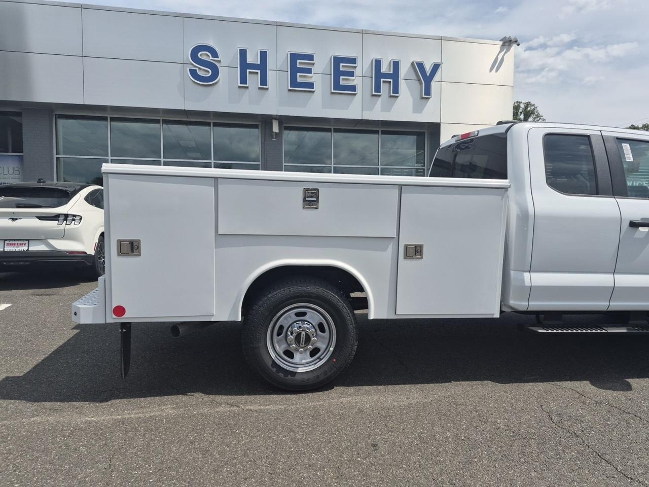 2026 Ford F-350SD XL SERVICE BODY Warrenton VA