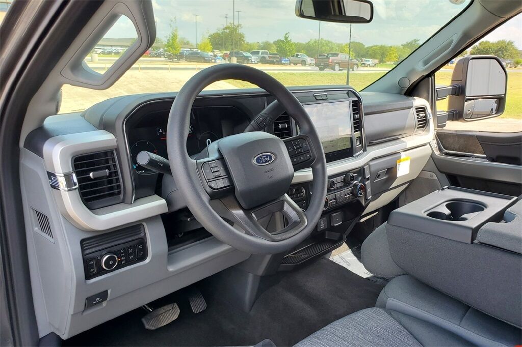 2026 Ford F-350SD XLT Hondo TX