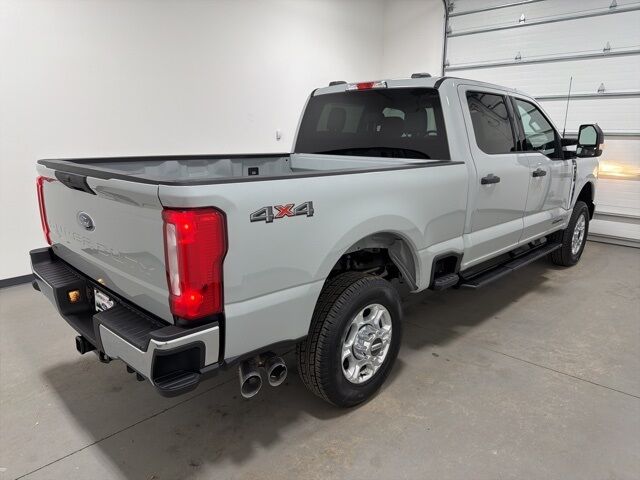 2026 Ford F-350 photo 4