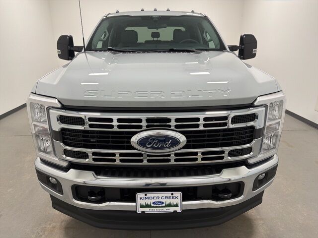 2026 Ford F-350 photo 2