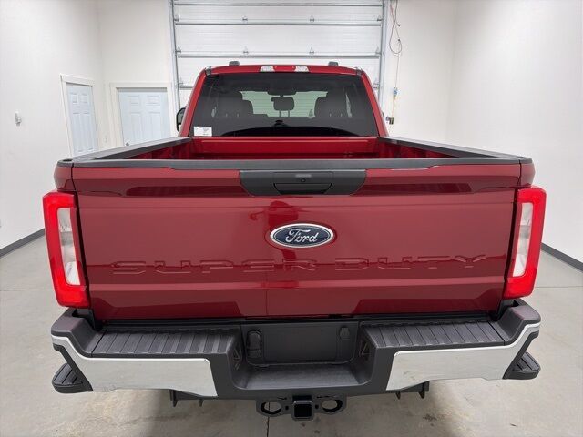 2026 Ford F-350 photo 4