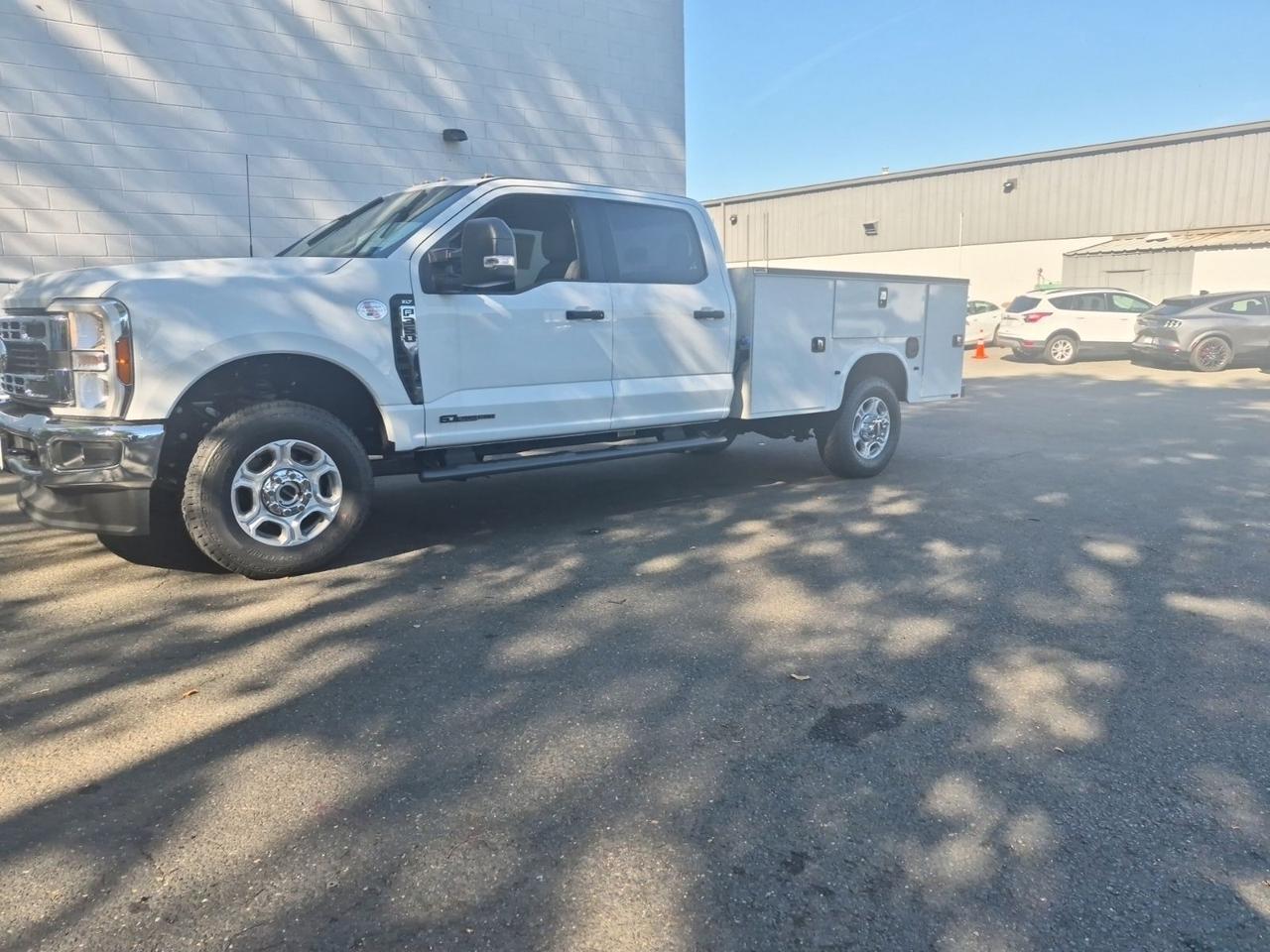 2026 Ford F-350SD XLT SERVICE BODY Warrenton VA