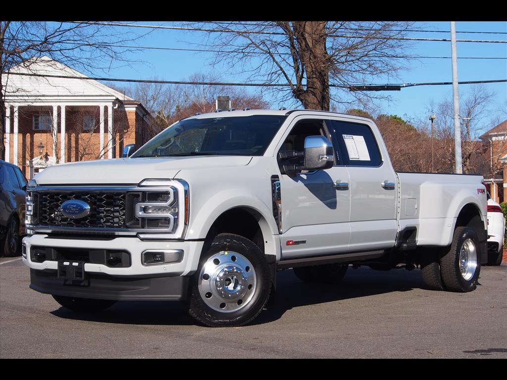 2026 Ford F-450 Super Duty Platinum