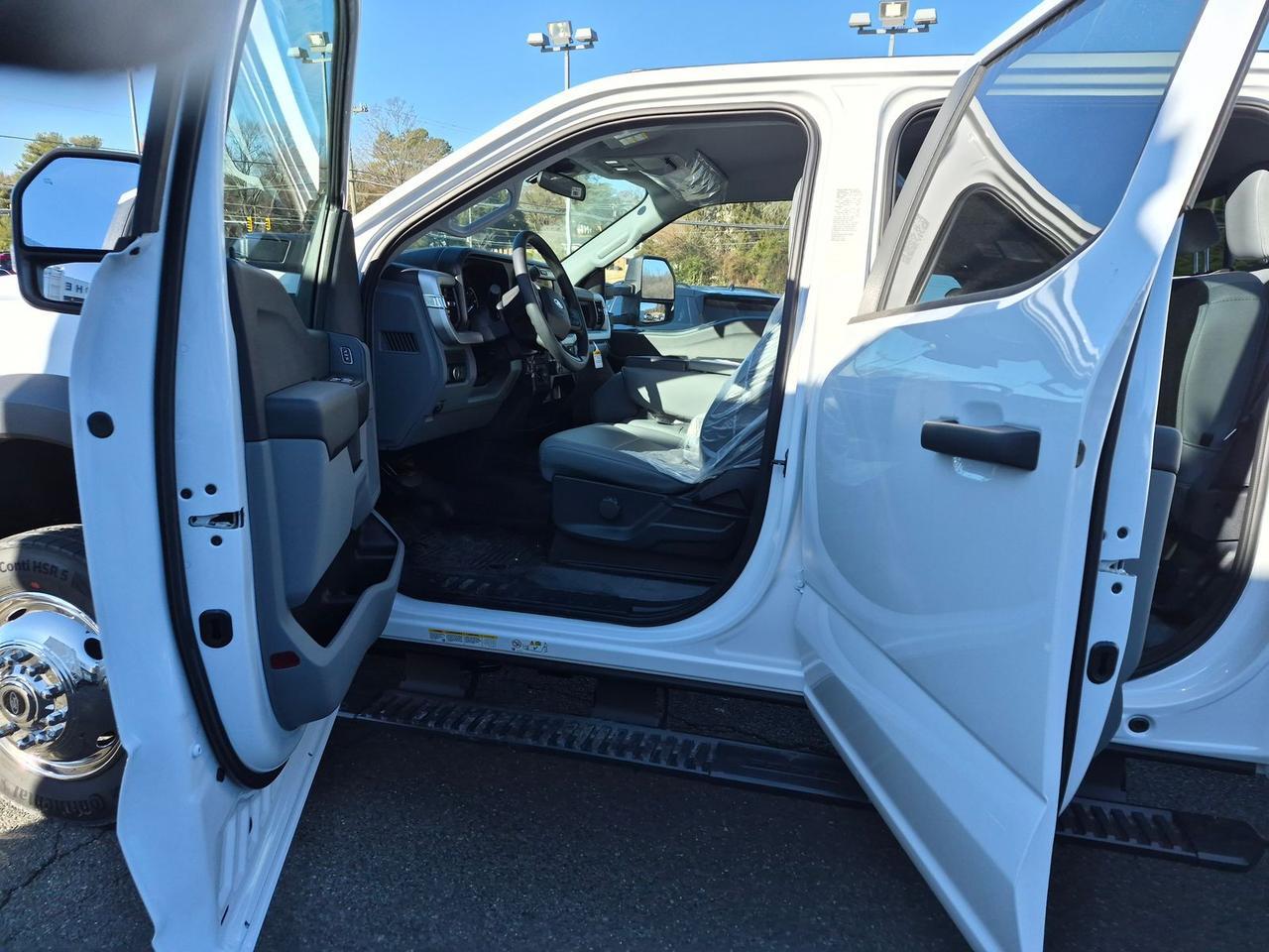 2026 Ford F-550SD XL SERVICE BODY Warrenton VA