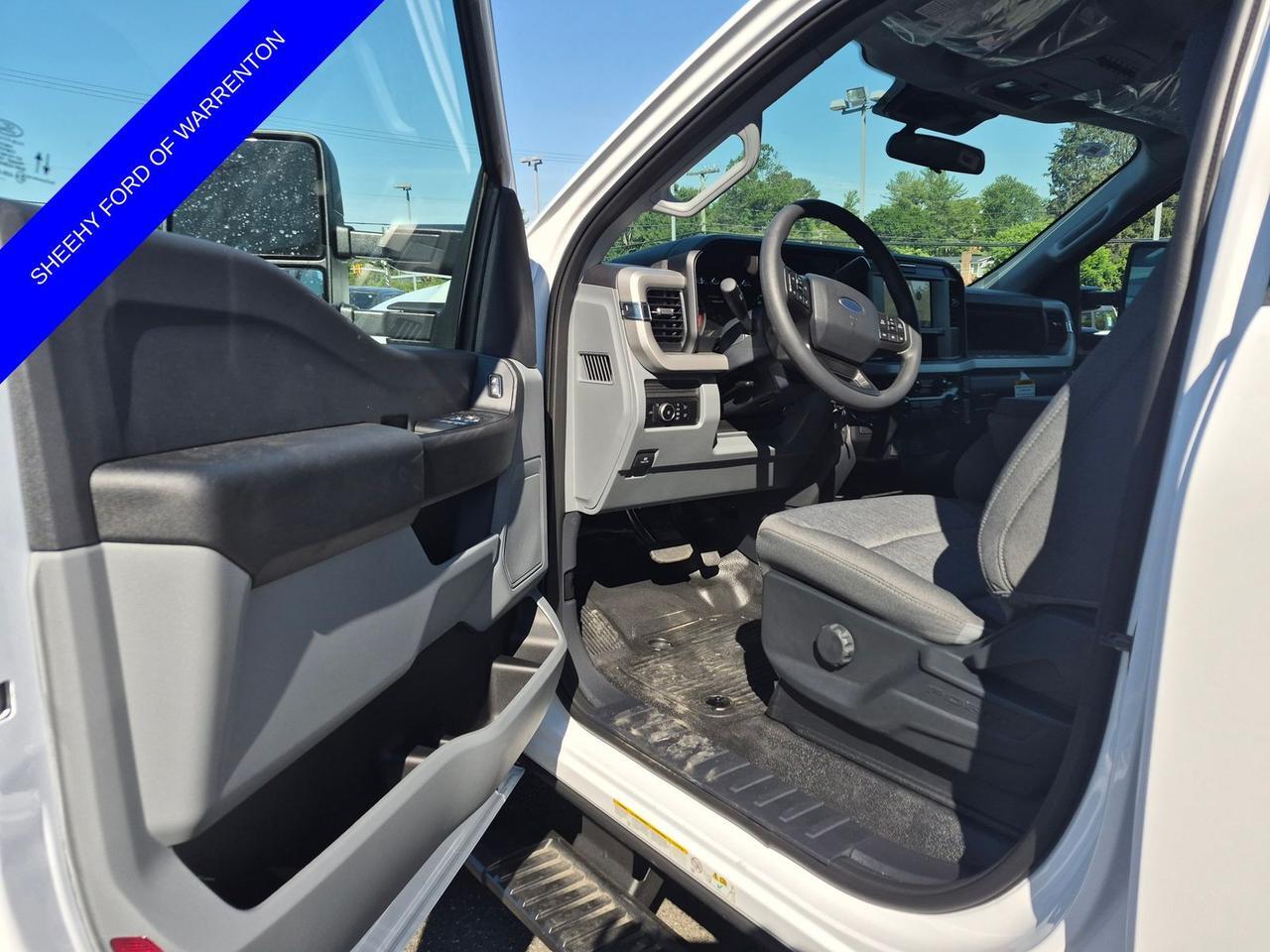 2026 Ford F-550SD XL SERVICE BODY Warrenton VA