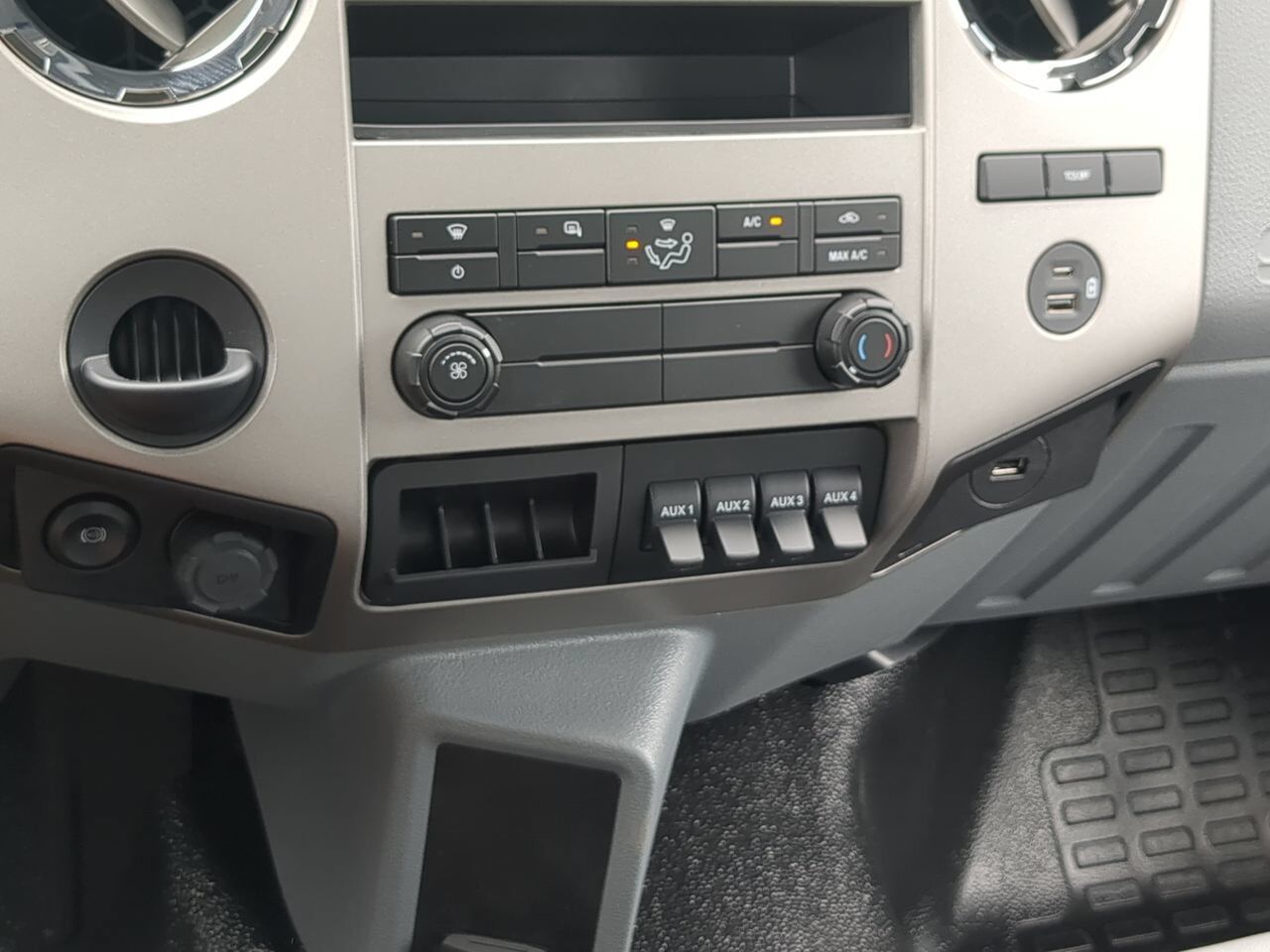 2026 Ford F650 Box Truck Appleton WI