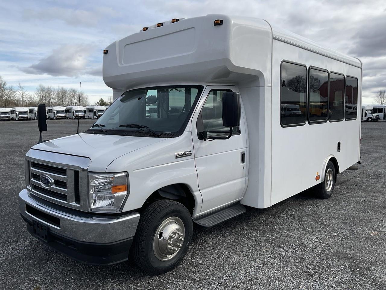 2026 Ford HLE HLE COACH Johnstown NY